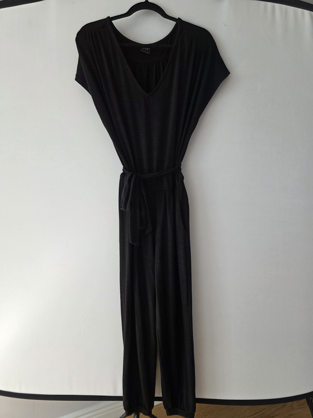 GAP Black Women's V-Neck Belted Jumpsuit